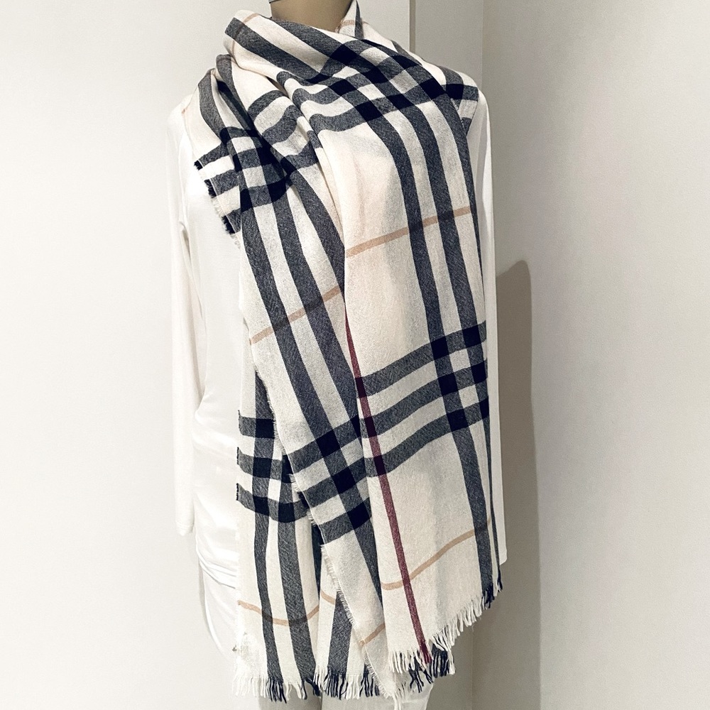 BURBERRY CHECK FRINGE LIGHTWEIGHT WRAP / SCARF. - Picture 2 of 13